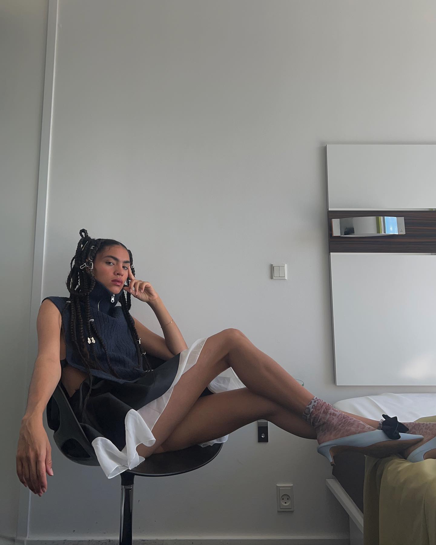 Super Flea Market+Viktor and Rolf+Monochrome skirt+Toni Garrn3